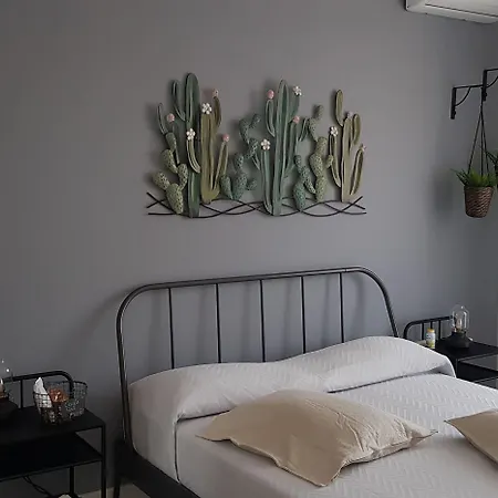 Little Rose 招待所 3*