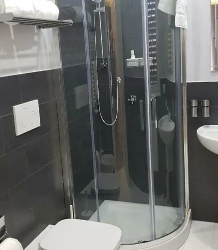 Little Rose 招待所